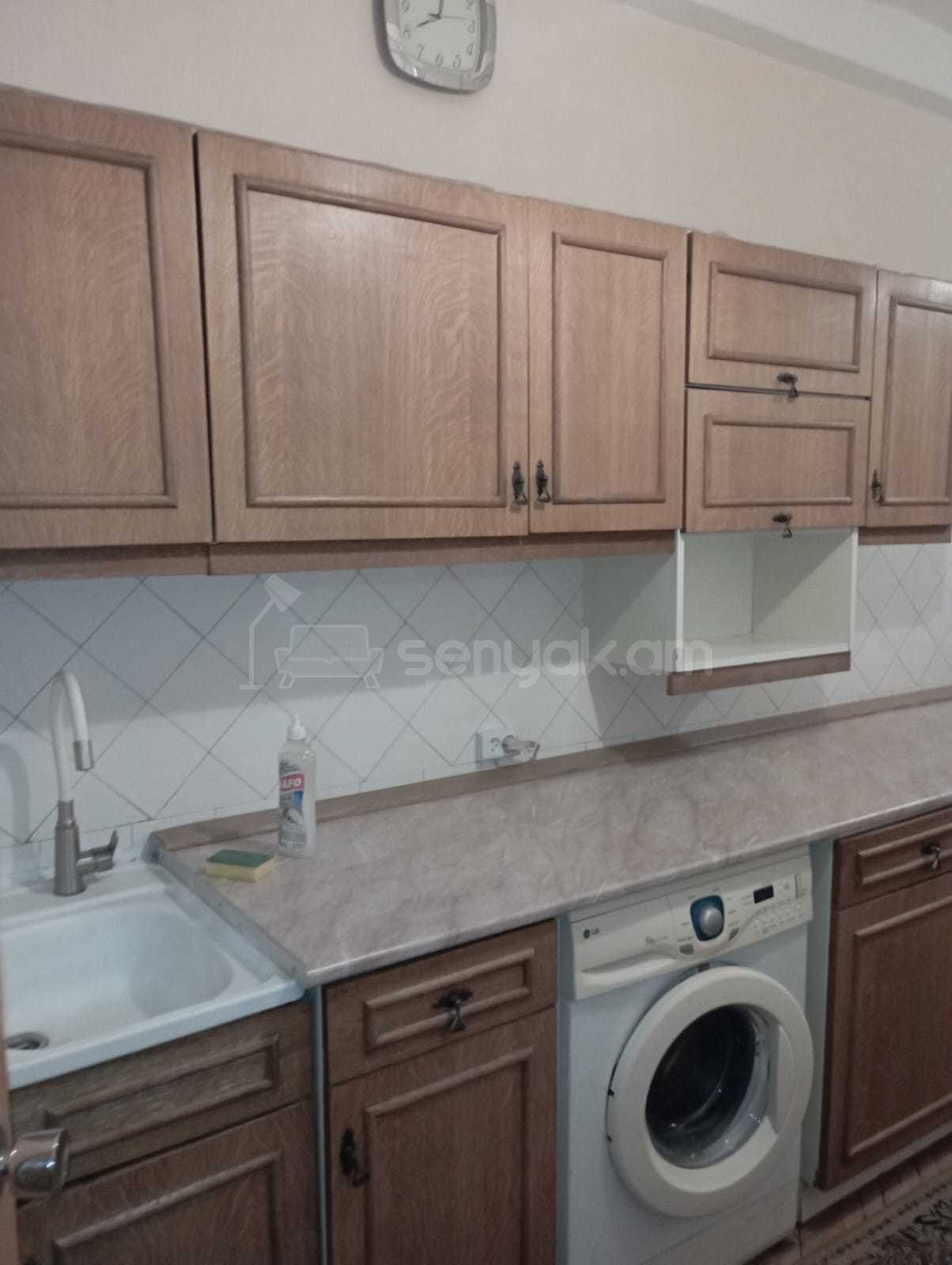 3 Սենյականոց Բնակարան, 80քմ, 5/9 հարկ, Նորմալ Վիճակում, Կահավորված, Արևկող