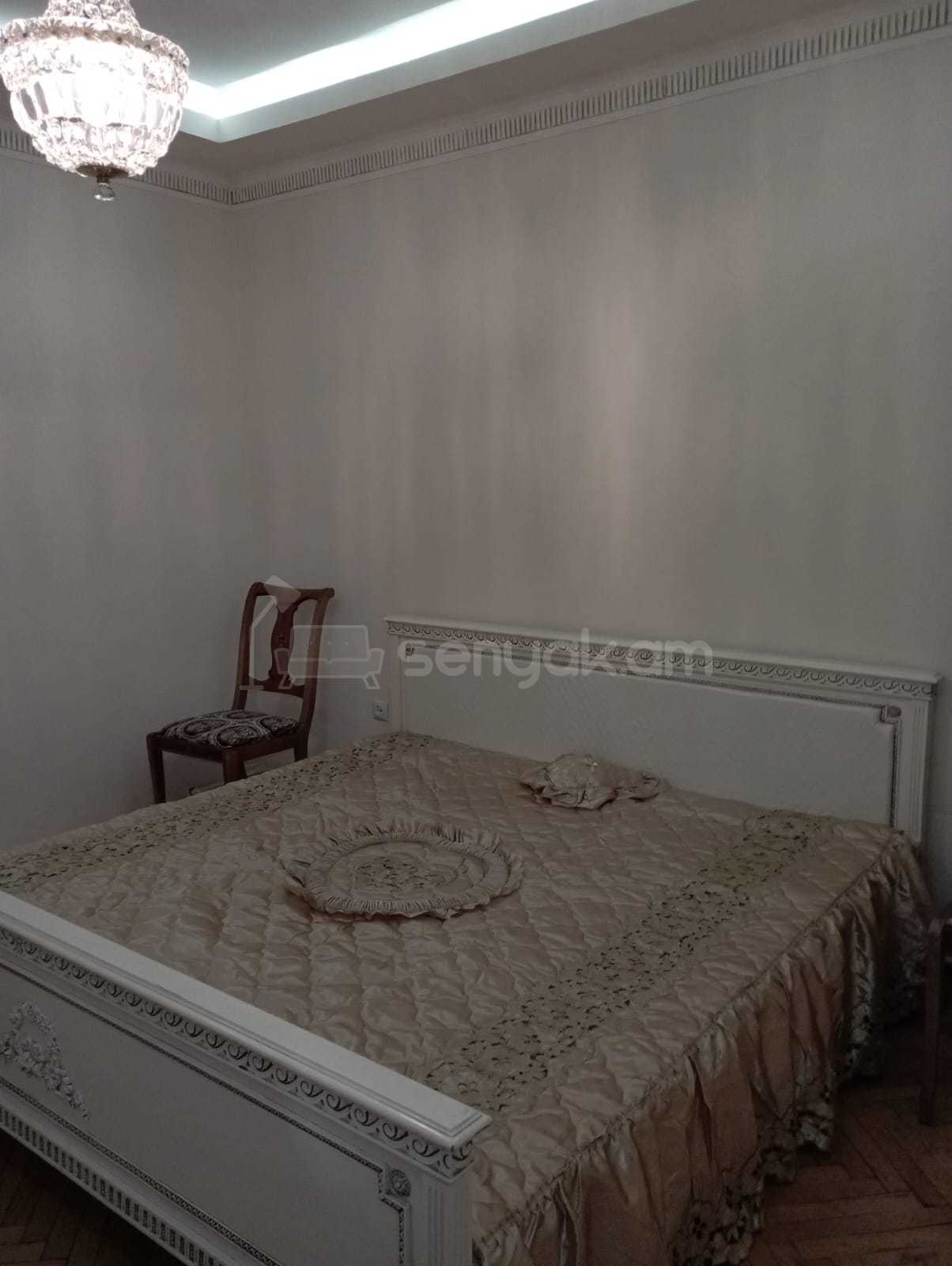 3 Սենյականոց Բնակարան, 80քմ, 5/9 հարկ, Նորմալ Վիճակում, Կահավորված, Արևկող