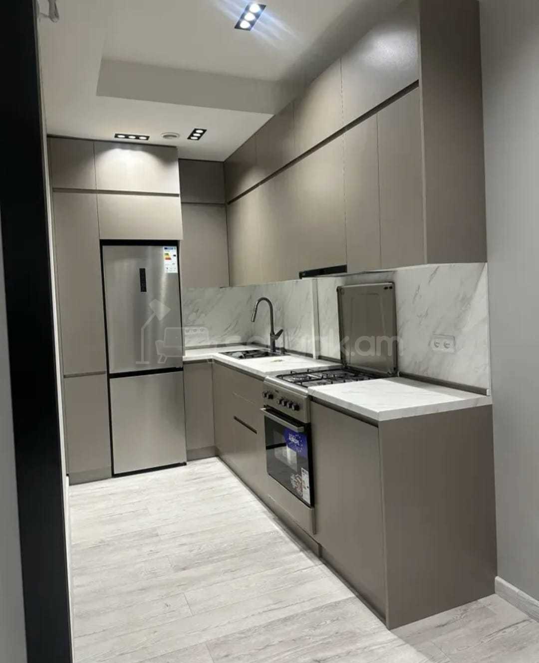 2 Սենյականոց Բնակարան Քարե Շենքում, 65քմ, 3/16 հարկ, Դիզայներական Վերանորոգված