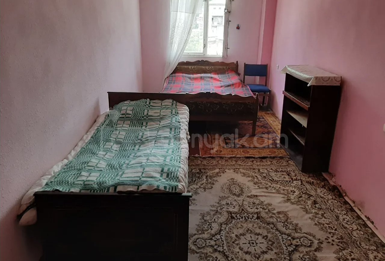 3 Սենյականոց Բնակարան Քարե Շենքում, 77քմ, 3/9 հարկ, Նորմալ Վիճակում, Կահավորված, Արևկող