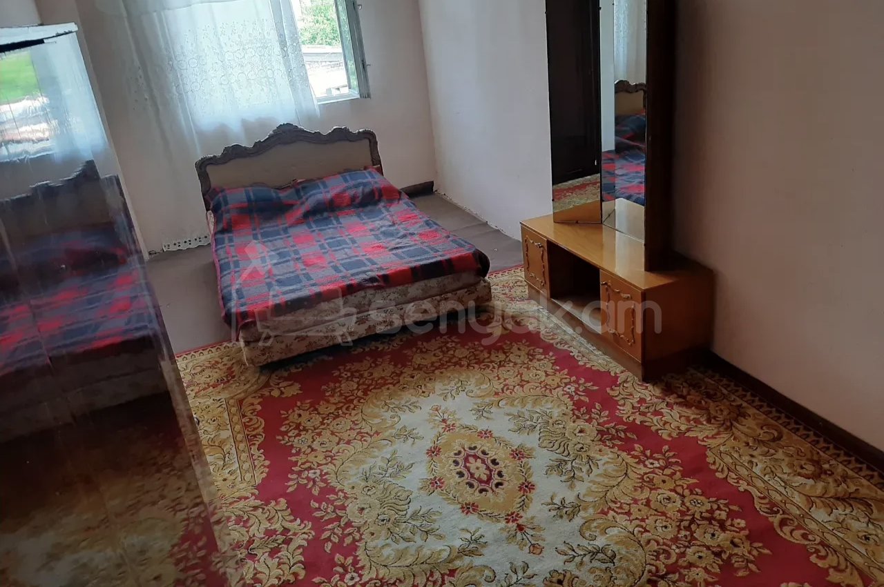 3 Սենյականոց Բնակարան Քարե Շենքում, 77քմ, 3/9 հարկ, Նորմալ Վիճակում, Կահավորված, Արևկող