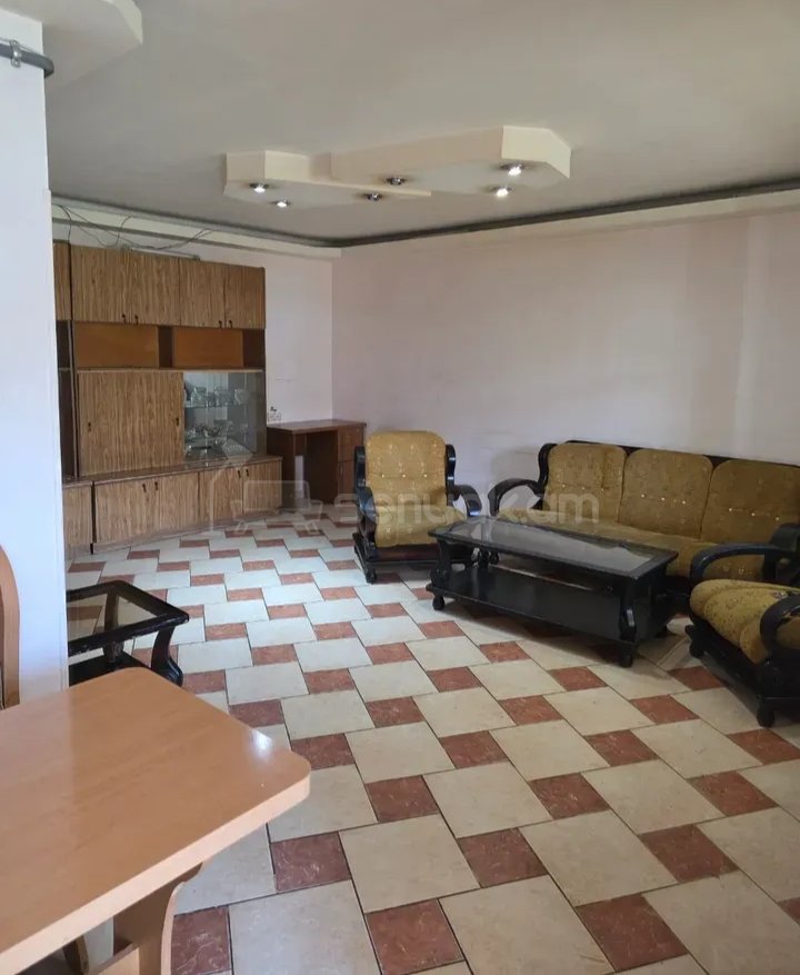 1 Սենյականոց Բնակարան Քարե Շենքում, 45քմ, 3/9 հարկ, Նորմալ Վիճակում, Կահավորված