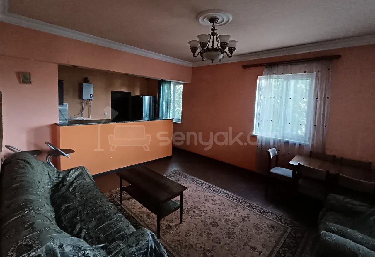 2 Սենյականոց Բնակարան Քարե Շենքում, 58քմ, 2/2 հարկ, Նորմալ Վիճակում, Կահավորված