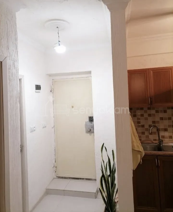 2 Սենյականոց Բնակարան Քարե Շենքում, 44քմ, 1/1 հարկ, Նորմալ Վիճակում, Կահավորված