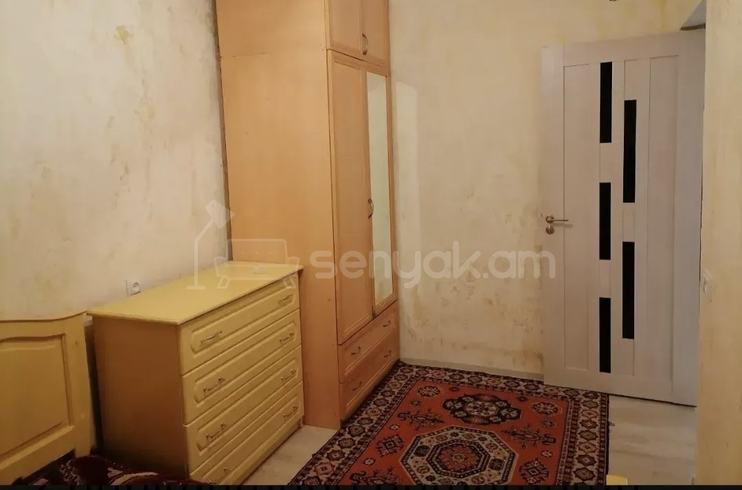 2 Սենյականոց Բնակարան Քարե Շենքում, 44քմ, 1/1 հարկ, Նորմալ Վիճակում, Կահավորված