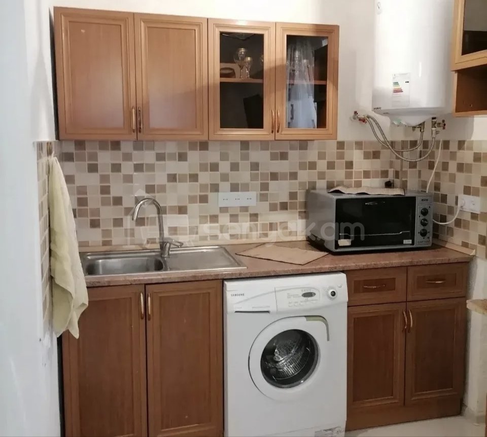 2 Սենյականոց Բնակարան Քարե Շենքում, 44քմ, 1/1 հարկ, Նորմալ Վիճակում, Կահավորված