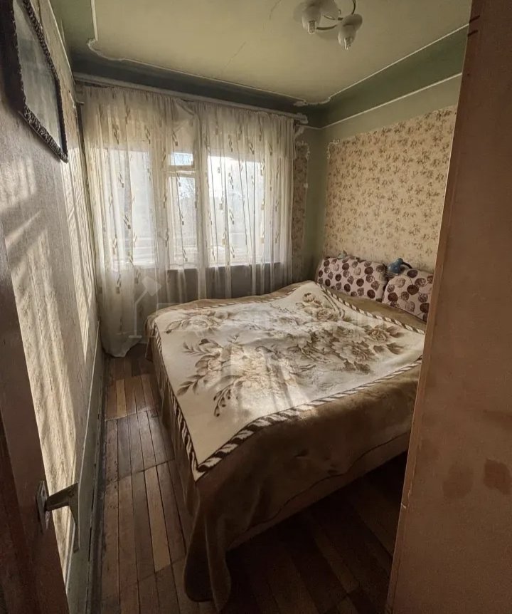 3 Սենյականոց Բնակարան Քարե Շենքում, 77քմ, 1/1 հարկ, Նորմալ Վիճակում, Կահավորված