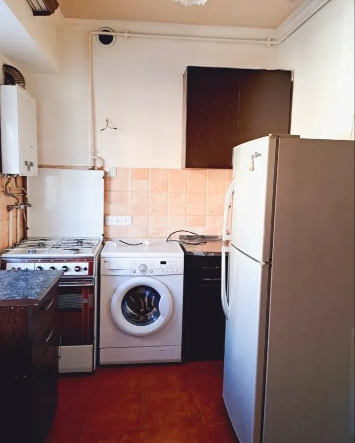 1 Սենյականոց Բնակարան Քարե Շենքում, 40քմ, 2/5 հարկ, Կոսմետիկ Վերանորոգված, Կահավորված
