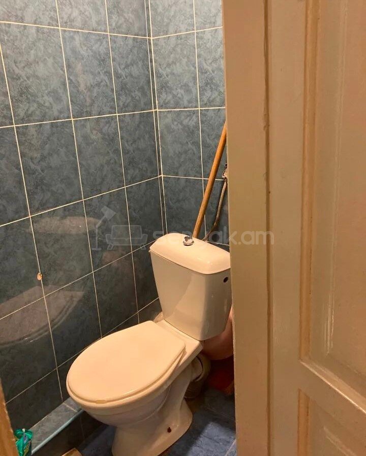 2 Սենյականոց Բնակարան Քարե Շենքում, 50քմ, 2/5 հարկ, Նորմալ Վիճակում
