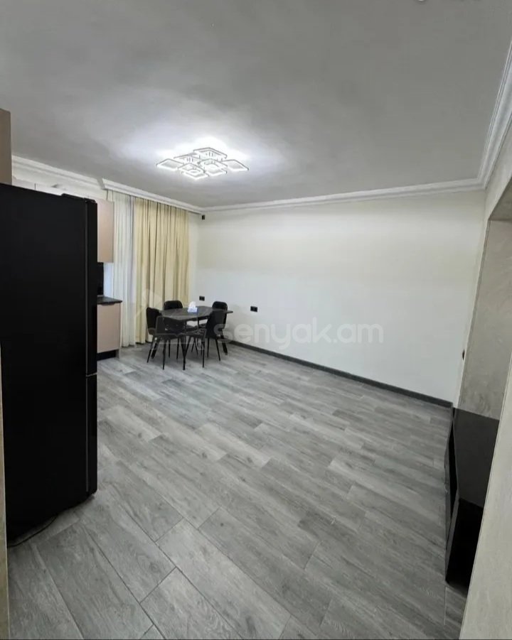 1 Սենյականոց Բնակարան Քարե Շենքում, 40քմ, 1/6 հարկ, Դիզայներական Վերանորոգված, Կահավորված