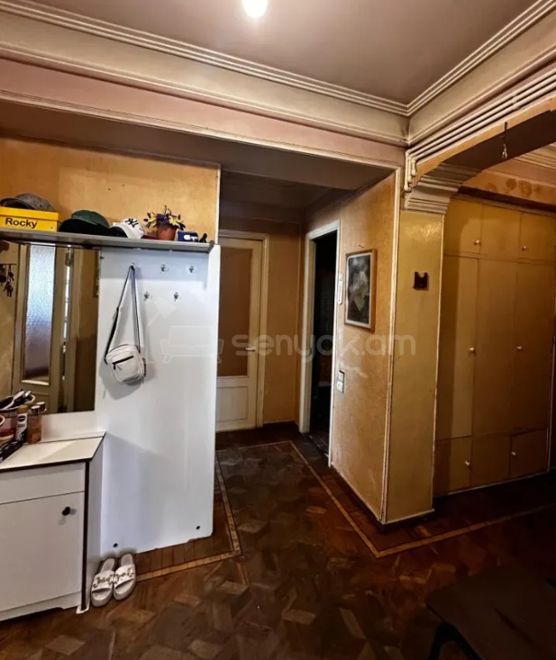 2 Սենյականոց Բնակարան, 65քմ, 3/9 հարկ, Պետական Վիճակում