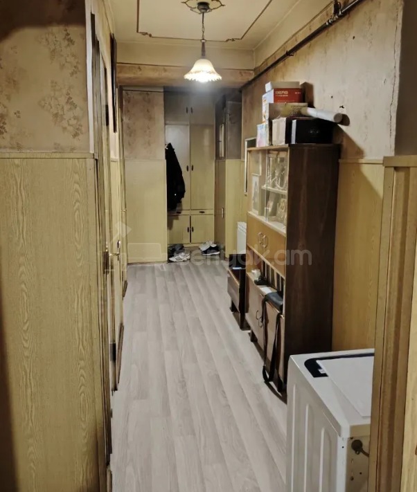 2 Սենյականոց Բնակարան Քարե Շենքում, 74քմ, 1/4 հարկ, Պետական Վիճակում