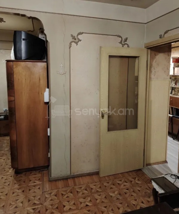 2 Սենյականոց Բնակարան Քարե Շենքում, 74քմ, 1/4 հարկ, Պետական Վիճակում