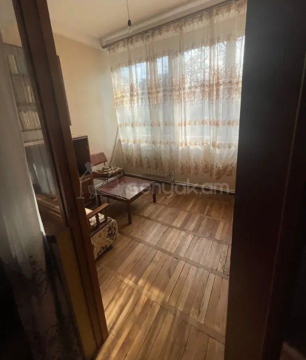 3 Սենյականոց Բնակարան, 82քմ, 1/10 հարկ, Կոսմետիկ Վերանորոգված