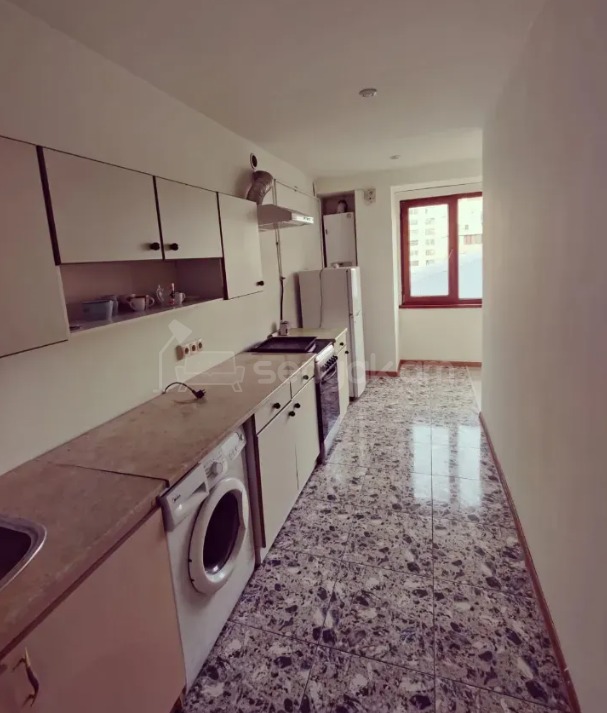 4 Սենյականոց Բնակարան, 85քմ, 4/9 հարկ, Կապիտալ Վերանորոգված