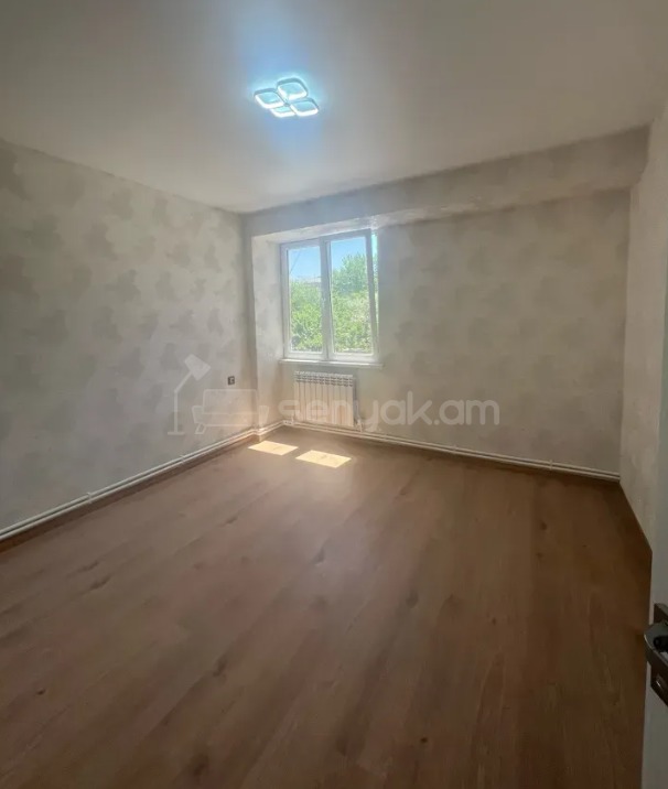 4 Սենյականոց Բնակարան, 82քմ, 3/9 հարկ, Կապիտալ Վերանորոգված
