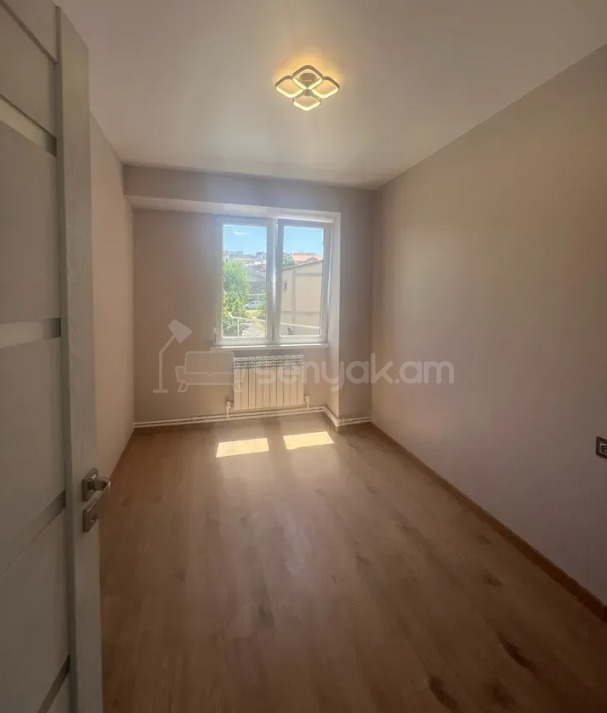 4 Սենյականոց Բնակարան, 82քմ, 3/9 հարկ, Կապիտալ Վերանորոգված