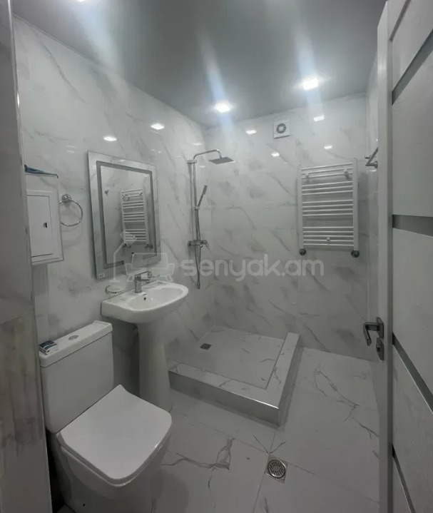 4 Սենյականոց Բնակարան, 82քմ, 3/9 հարկ, Կապիտալ Վերանորոգված