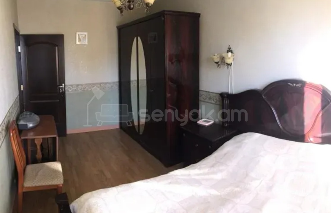 3 Սենյականոց Բնակարան Քարե Շենքում, 81քմ, 5/5 հարկ, Կապիտալ Վերանորոգված