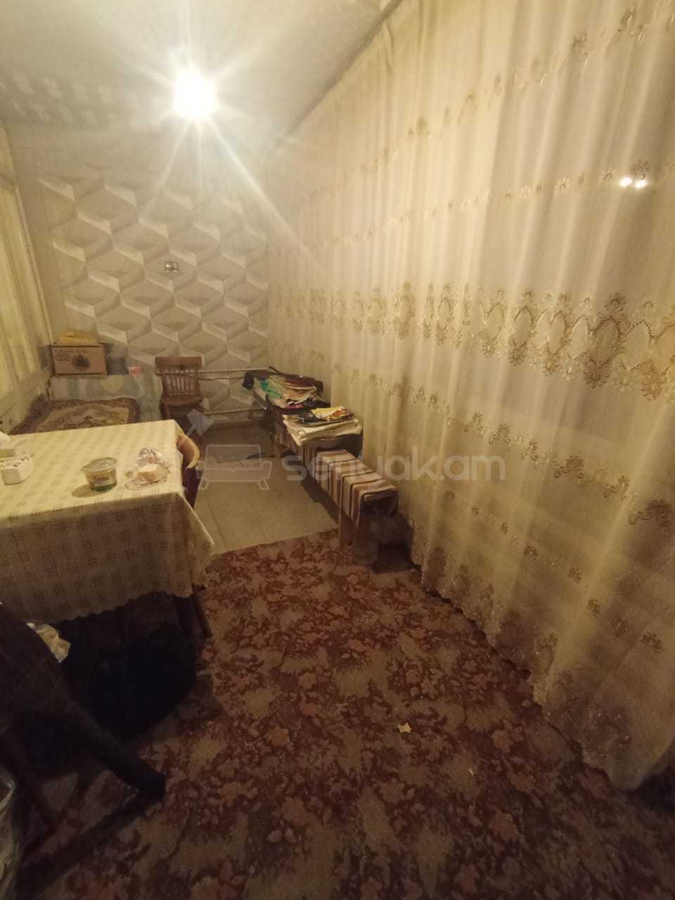 3 Սենյականոց Բնակարան Քարե Շենքում, 72քմ, 3/5 հարկ, Կոսմետիկ Վերանորոգված