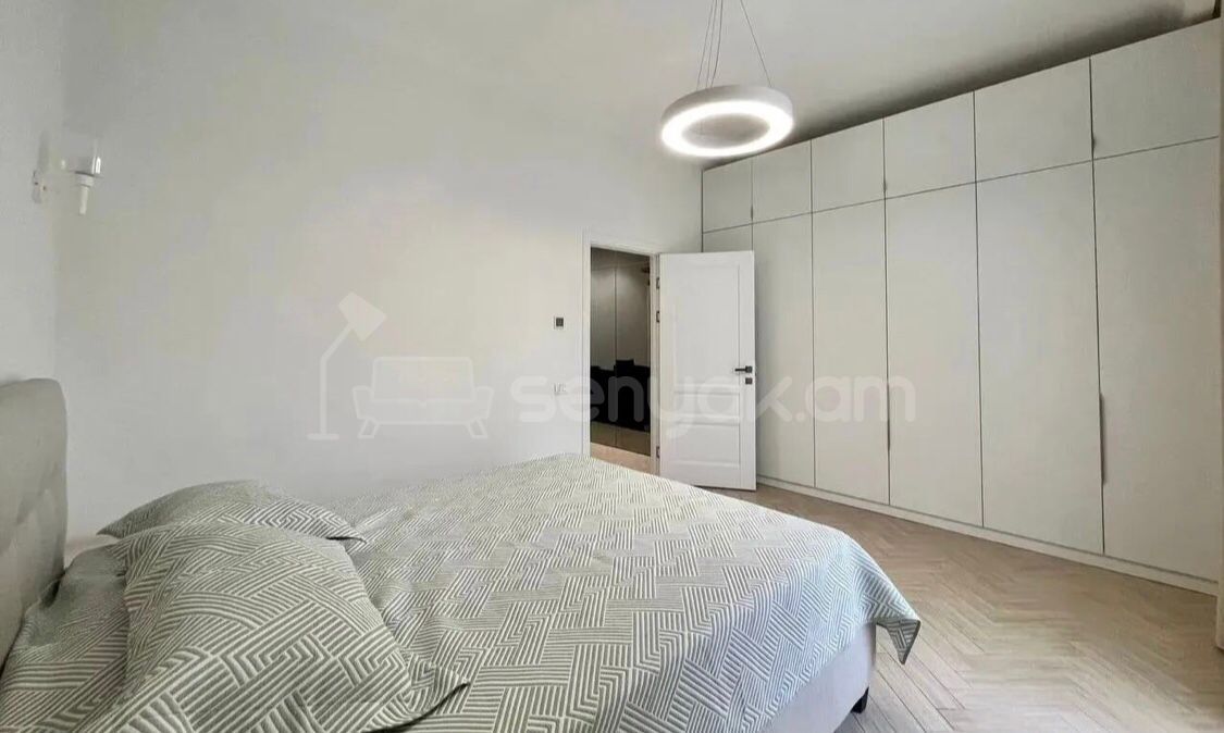 3 Սենյականոց Բնակարան Քարե Շենքում, 90քմ, 3/5 հարկ, Դիզայներական Վերանորոգված, Կահավորված, Արևկող