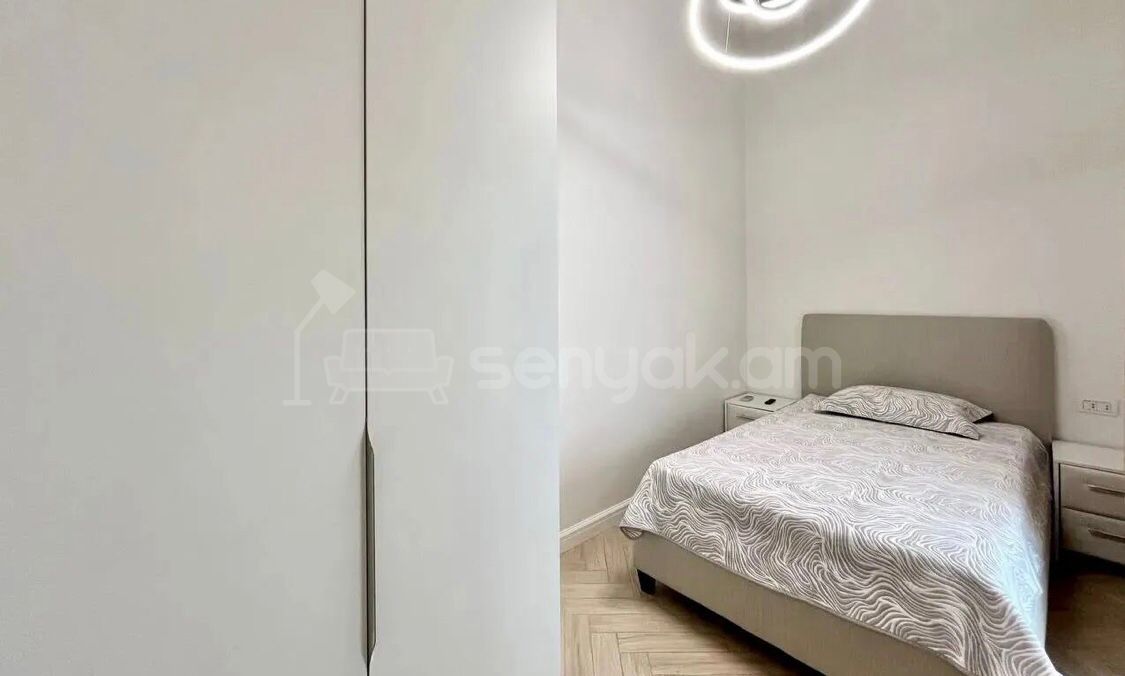 3 Սենյականոց Բնակարան Քարե Շենքում, 90քմ, 3/5 հարկ, Դիզայներական Վերանորոգված, Կահավորված, Արևկող