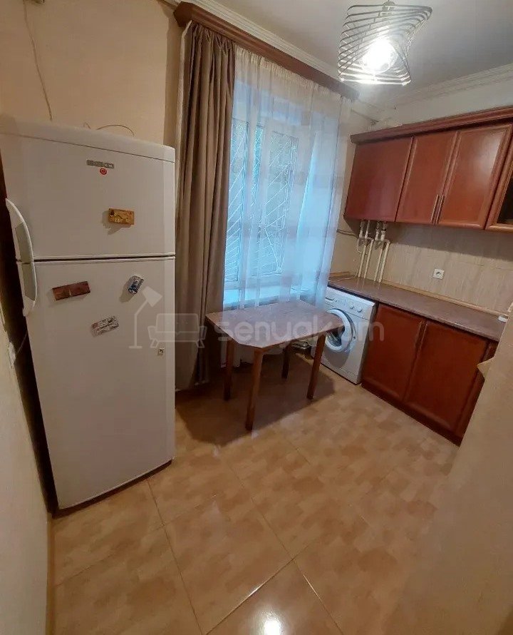 3 Սենյականոց Բնակարան Քարե Շենքում, 58քմ, 1/5 հարկ, Կոսմետիկ Վերանորոգված