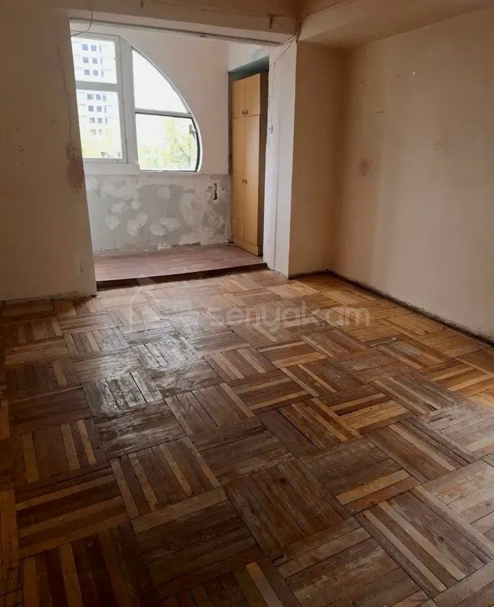 1 Սենյականոց Բնակարան, 48քմ, 3/9 հարկ, Պետական Վիճակում
