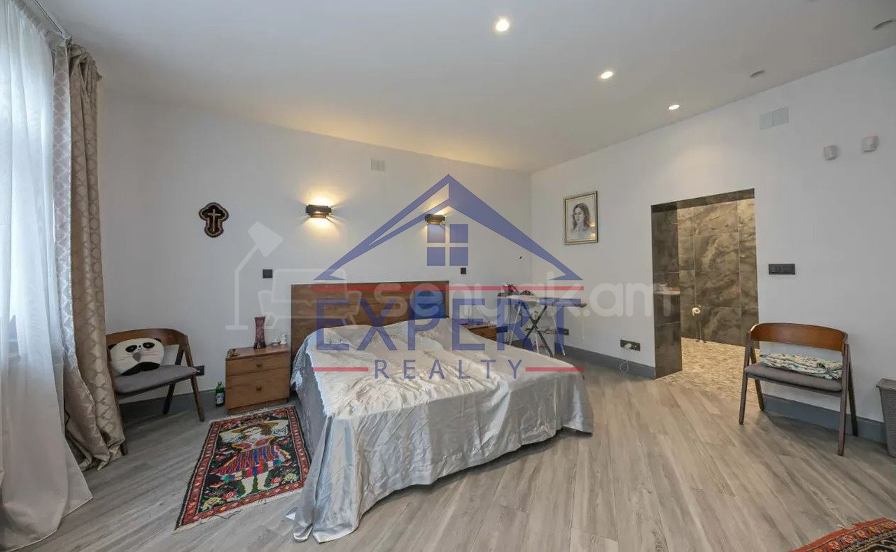 2 Սենյականոց Բնակարան Քարե Շենքում, 90քմ, 3/5 հարկ, Դիզայներական Վերանորոգված