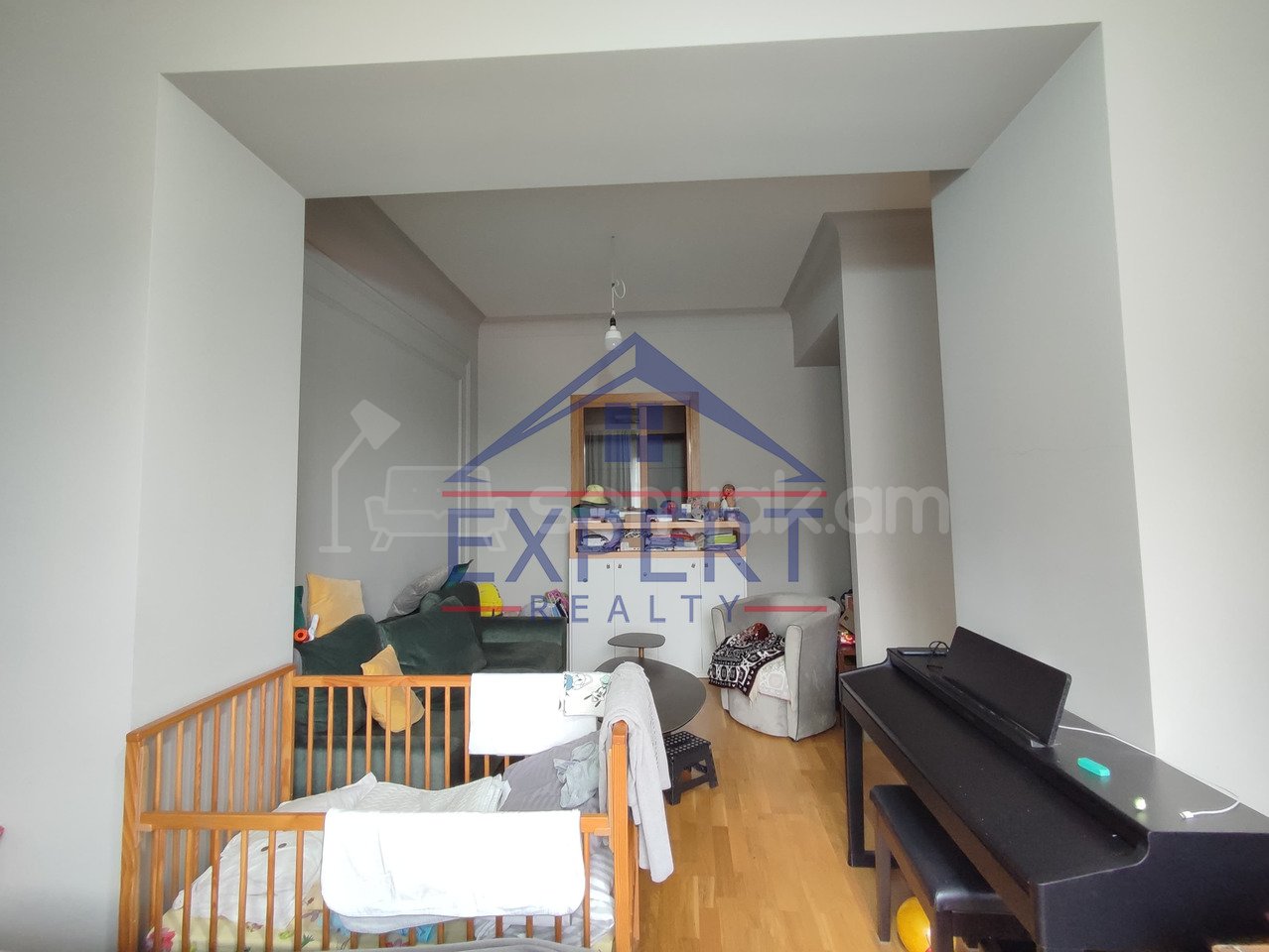 3 Սենյականոց Բնակարան Քարե Շենքում, 93քմ, 4/5 հարկ, Դիզայներական Վերանորոգված