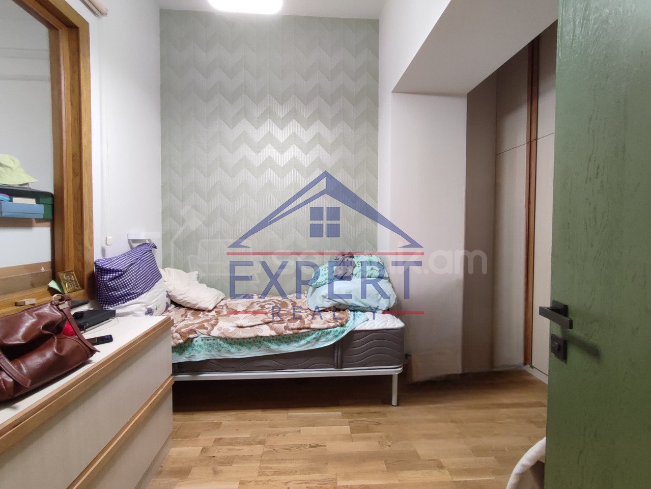 3 Սենյականոց Բնակարան Քարե Շենքում, 93քմ, 4/5 հարկ, Դիզայներական Վերանորոգված