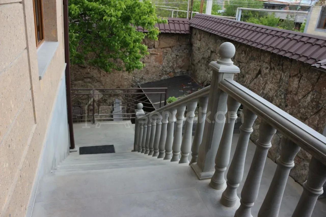 6 Սենյականոց Սեփական Տուն, 270քմ, Կապիտալ Վերանորոգված, Ավտոտնակով