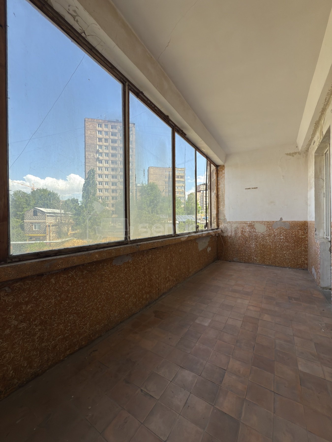 3 Սենյականոց Բնակարան, 81քմ, 5/9 հարկ, Պետական Վիճակում