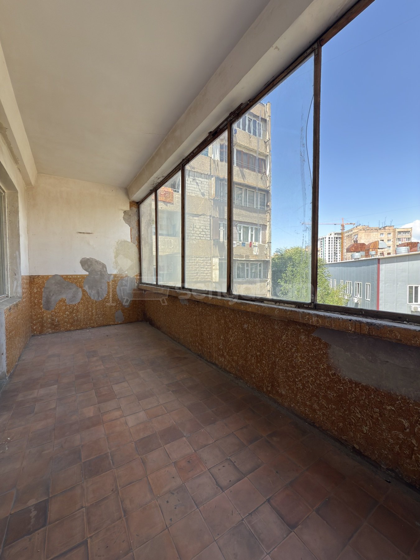 3 Սենյականոց Բնակարան, 81քմ, 5/9 հարկ, Պետական Վիճակում
