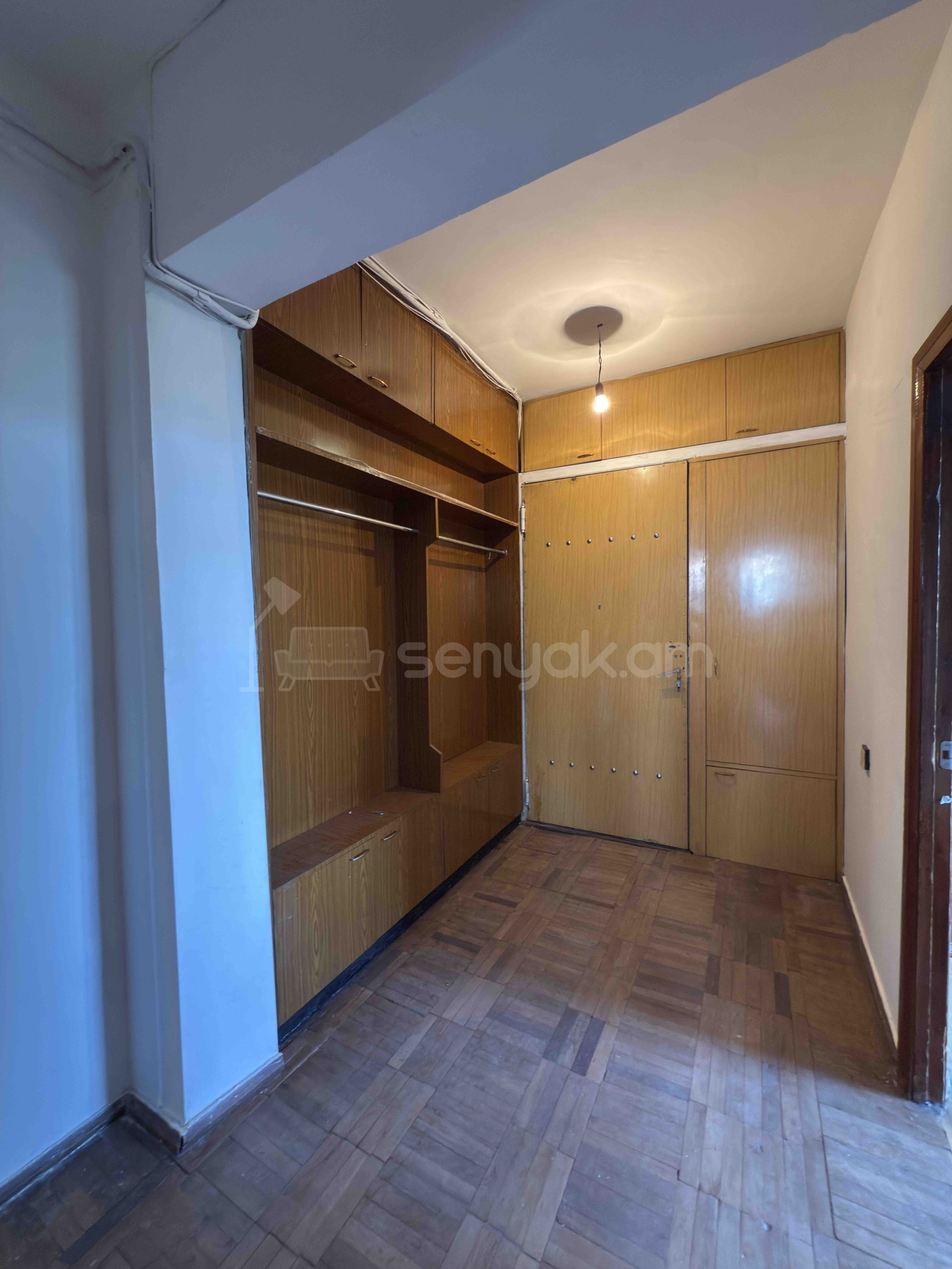 3 Սենյականոց Բնակարան, 81քմ, 5/9 հարկ, Պետական Վիճակում