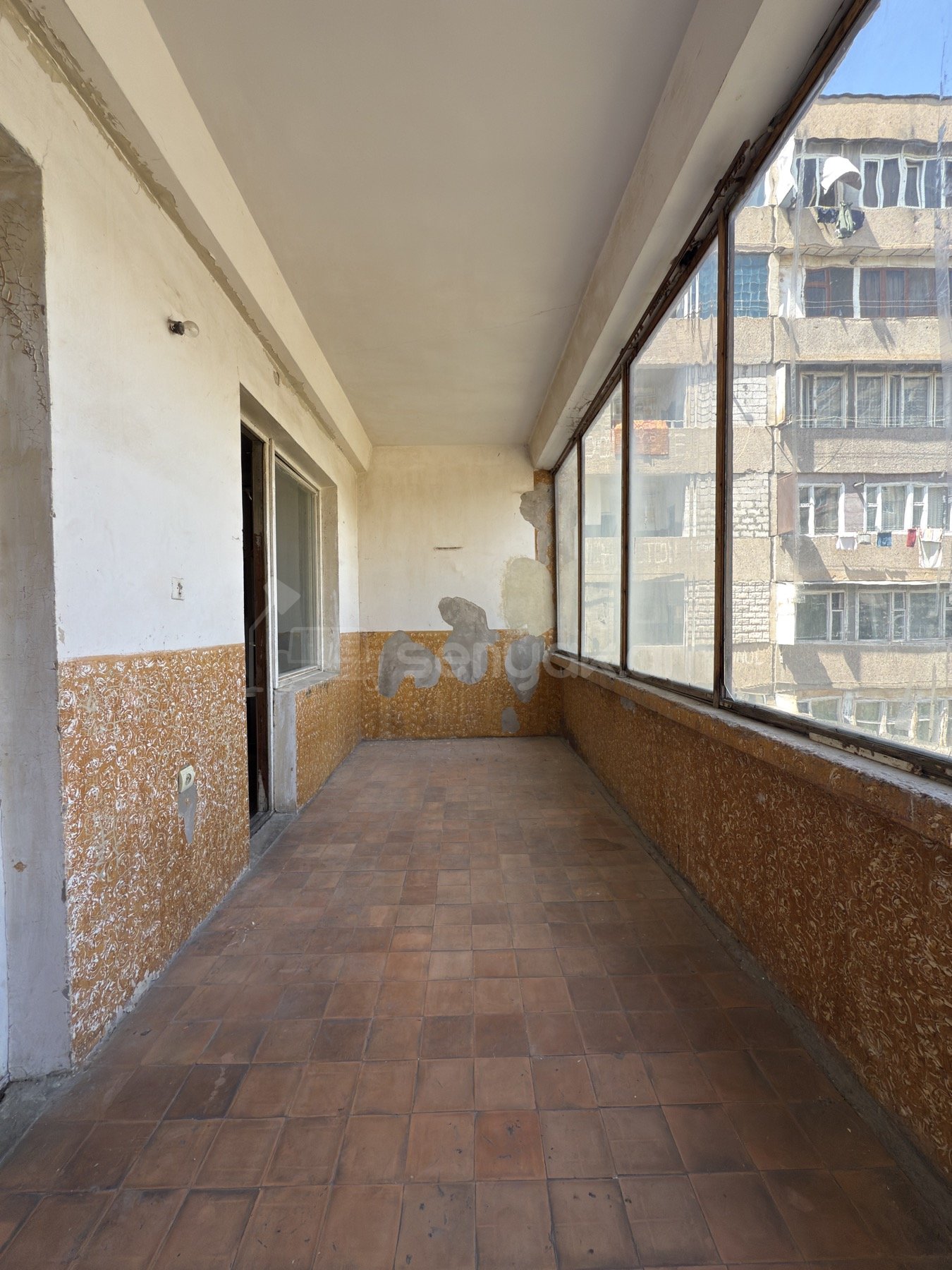 3 Սենյականոց Բնակարան, 81քմ, 5/9 հարկ, Պետական Վիճակում