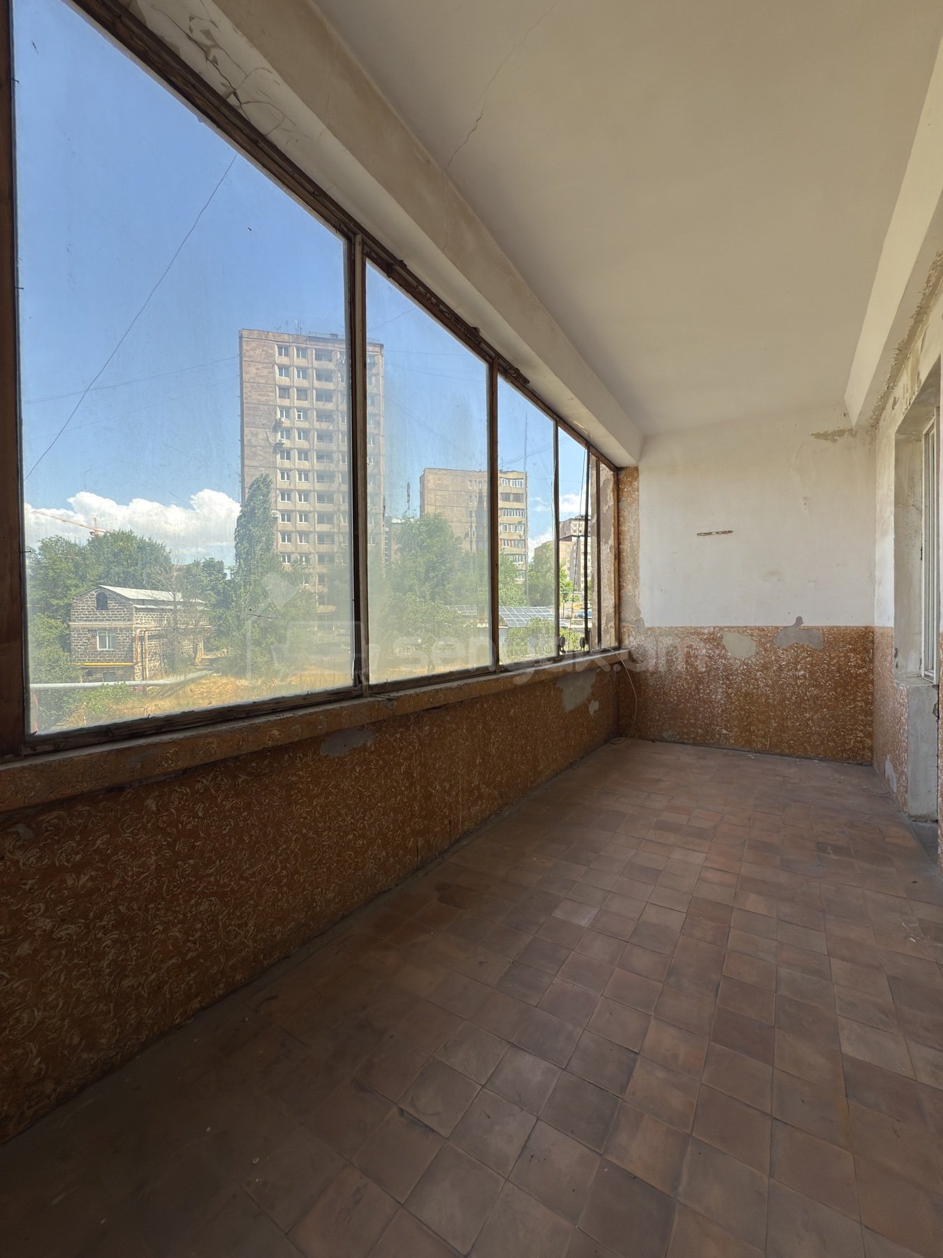 3 Սենյականոց Բնակարան, 81քմ, 5/9 հարկ, Պետական Վիճակում