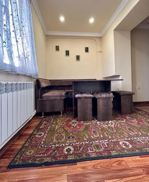 3 Սենյականոց Բնակարան Քարե Շենքում, 78քմ, 4/5 հարկ, Կապիտալ Վերանորոգված, Կահավորված, Արևկող