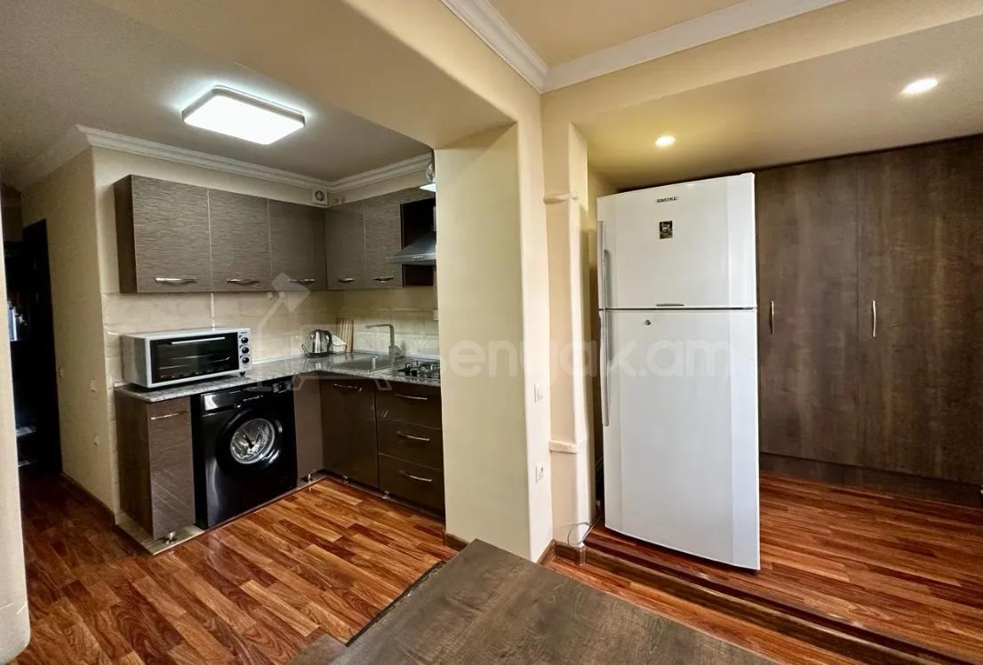 3 Սենյականոց Բնակարան Քարե Շենքում, 78քմ, 4/5 հարկ, Կապիտալ Վերանորոգված, Կահավորված, Արևկող