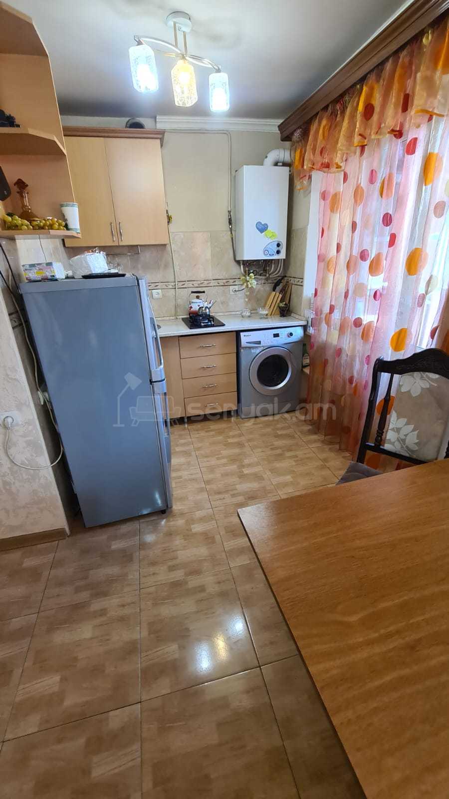 2 Սենյականոց Բնակարան, 50քմ, 3/5 հարկ, Կապիտալ Վերանորոգված