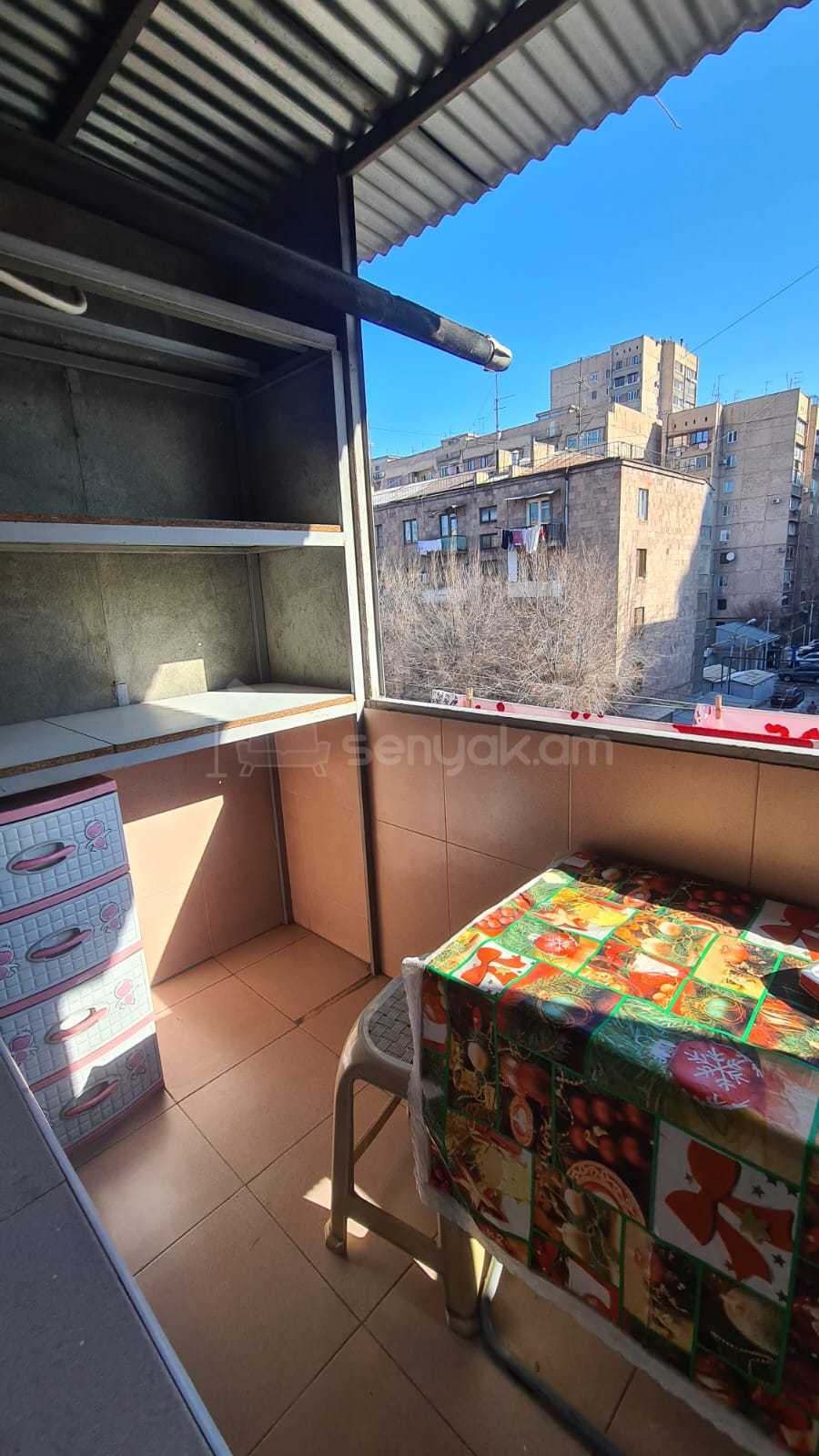 2 Սենյականոց Բնակարան, 50քմ, 3/5 հարկ, Կապիտալ Վերանորոգված