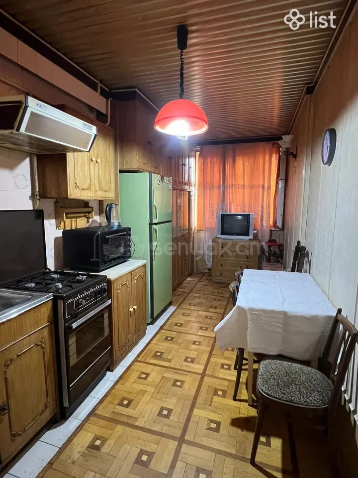 2 Սենյականոց Բնակարան Քարե Շենքում, 75քմ, 6/7 հարկ, Նորմալ Վիճակում