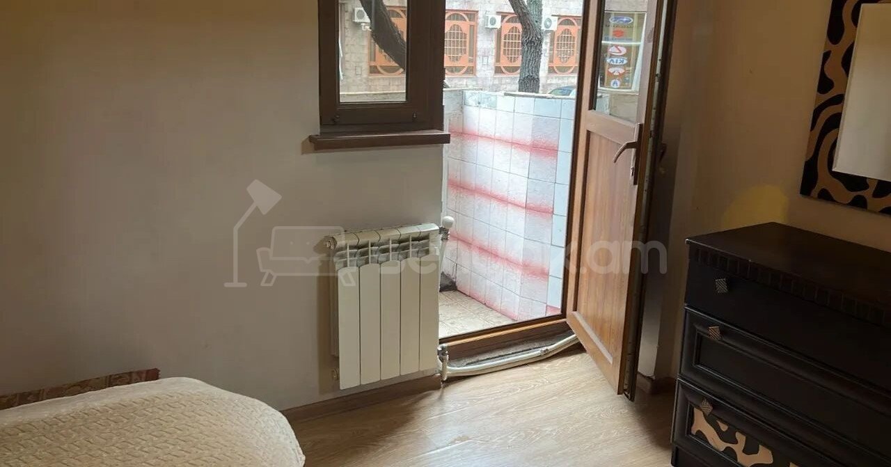 2 Սենյականոց Բնակարան Քարե Շենքում, 60քմ, 2/7 հարկ, Կապիտալ Վերանորոգված