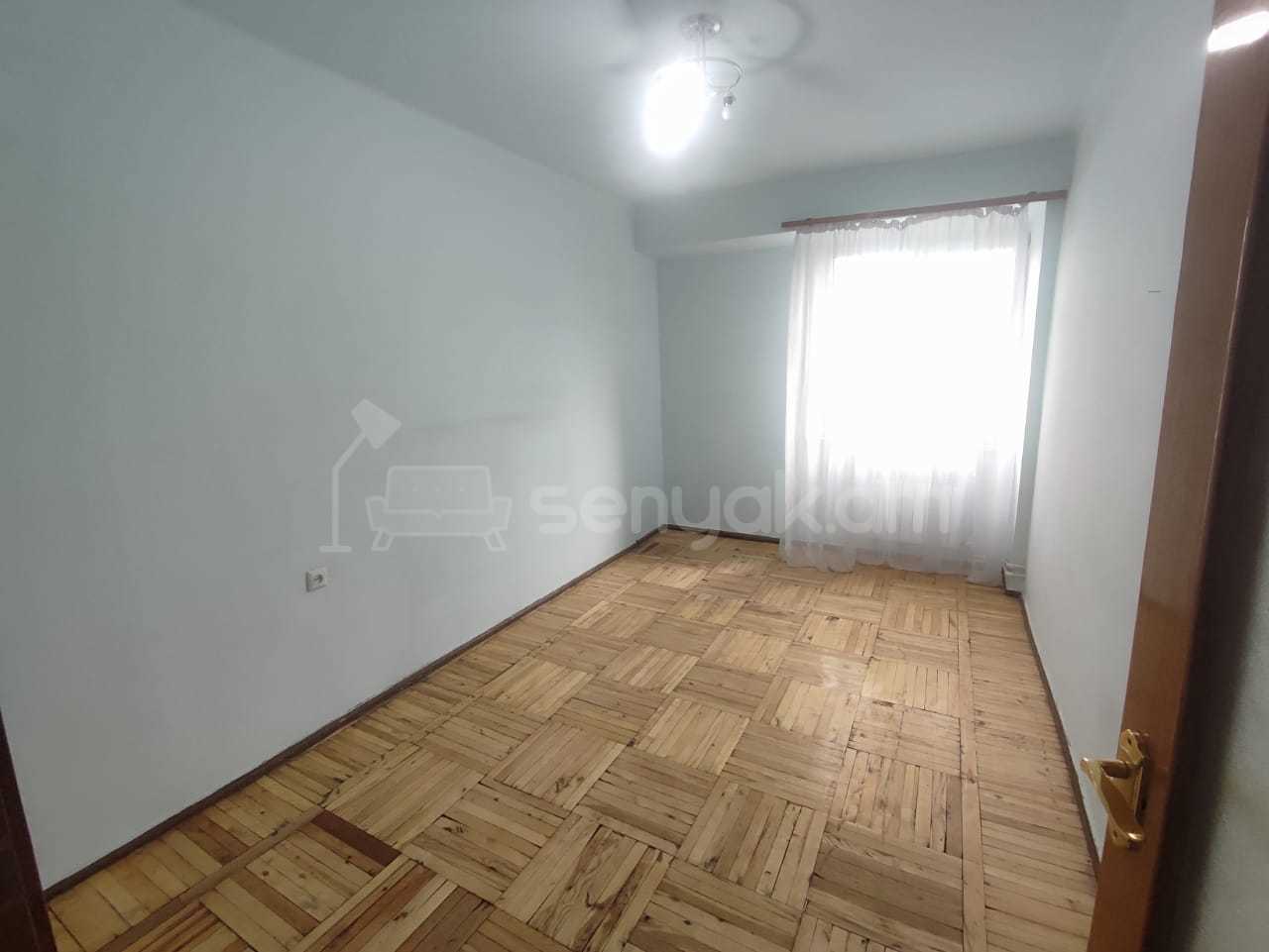 3 Սենյականոց Բնակարան, 80քմ, 4/9 հարկ, Նորմալ Վիճակում