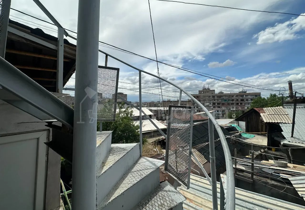 3 Սենյականոց Սեփական Տուն, 75քմ, Կապիտալ Վերանորոգված