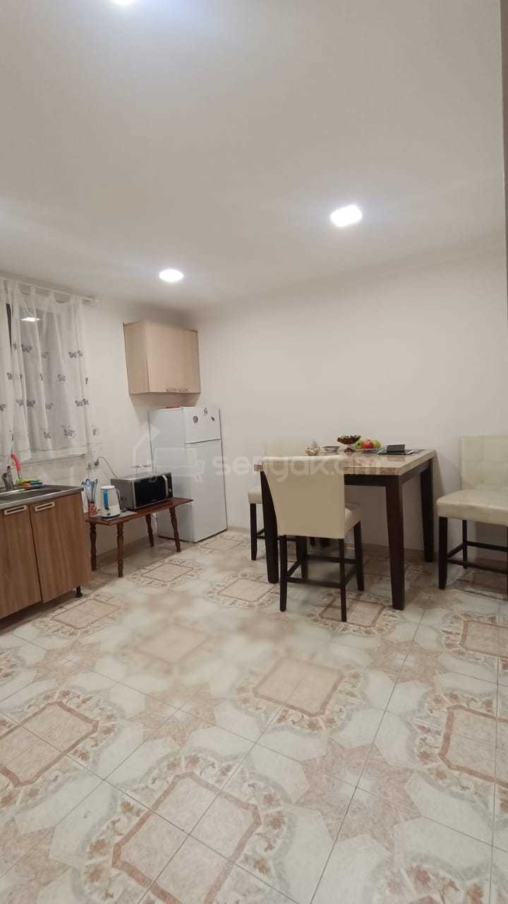 3 Սենյականոց Սեփական Տուն, 125քմ, Կապիտալ Վերանորոգված, Մասամբ Կահավորված, Ավտոտնակով