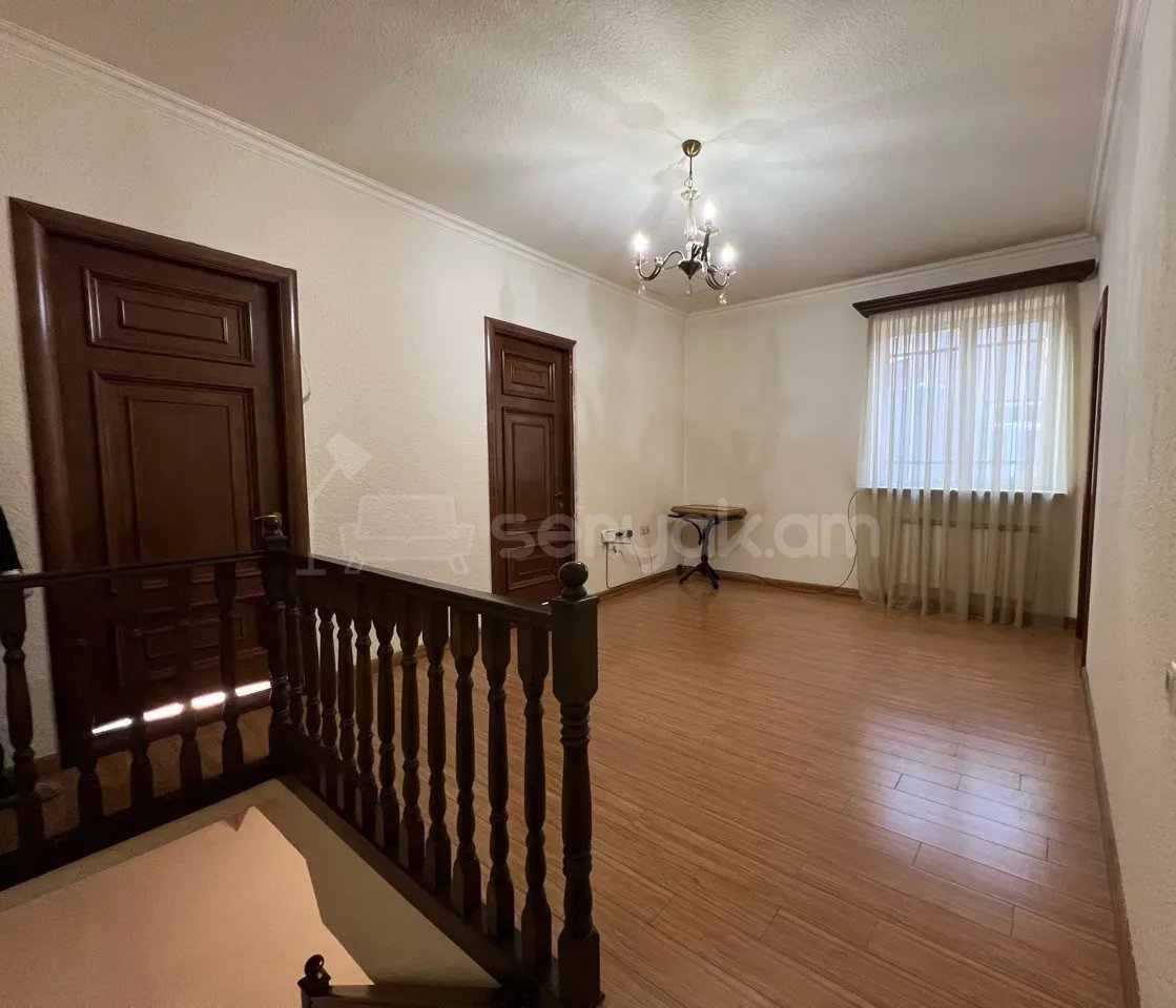 4 Սենյականոց Սեփական Տուն, 140քմ, Կապիտալ Վերանորոգված