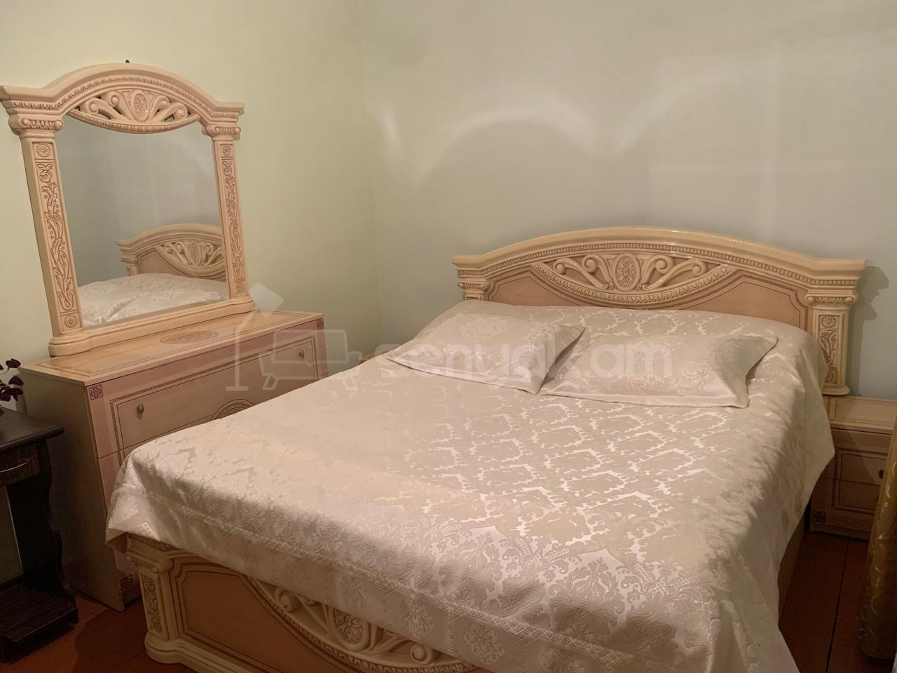 3 Սենյականոց Բնակարան Նորակառույց Քարե Շենքում, 77քմ, 1/4 հարկ, Կապիտալ Վերանորոգված