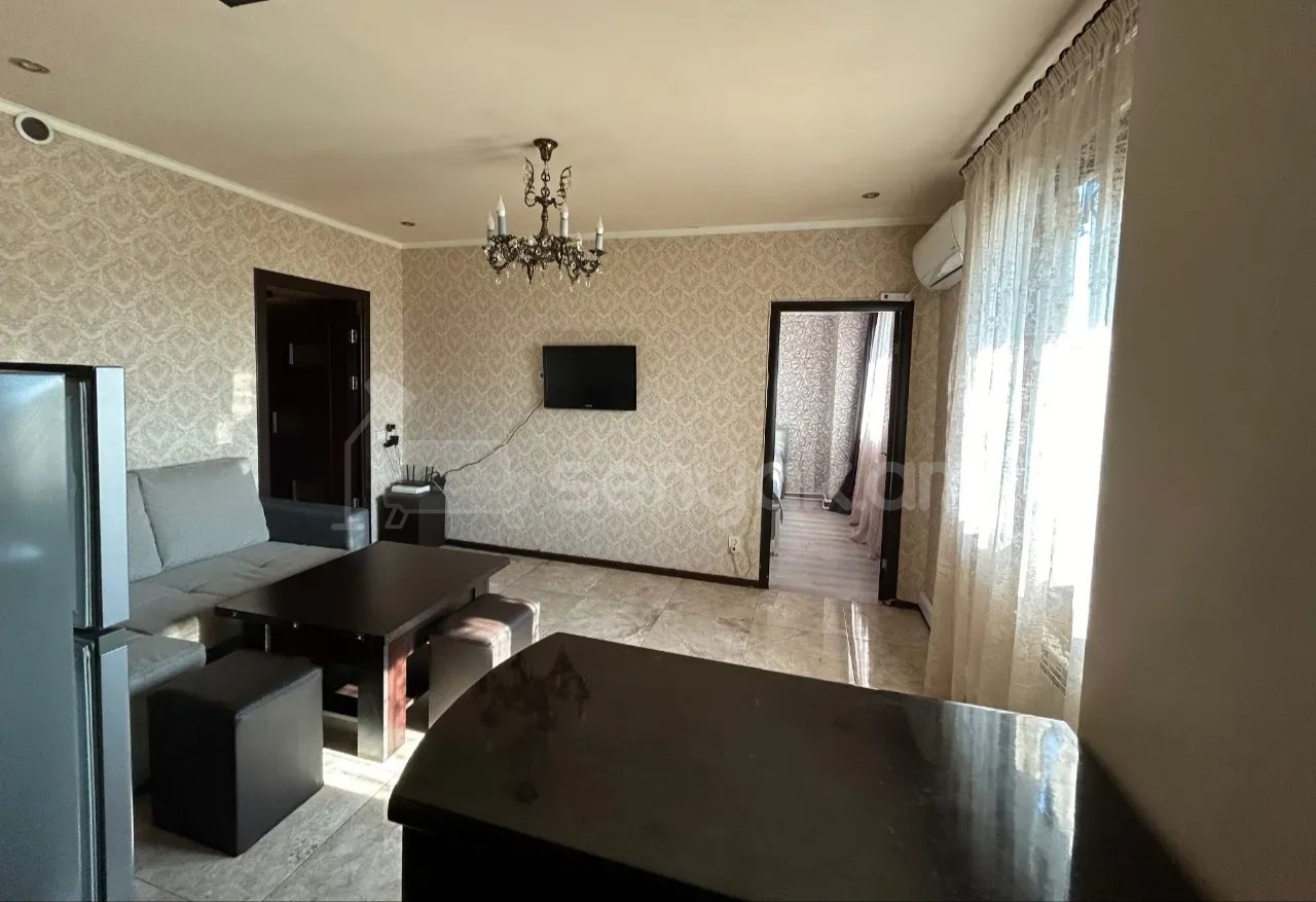 3 Սենյականոց Բնակարան Քարե Շենքում, 72քմ, 6/9 հարկ, Կապիտալ Վերանորոգված, Կահավորված, Արևկող