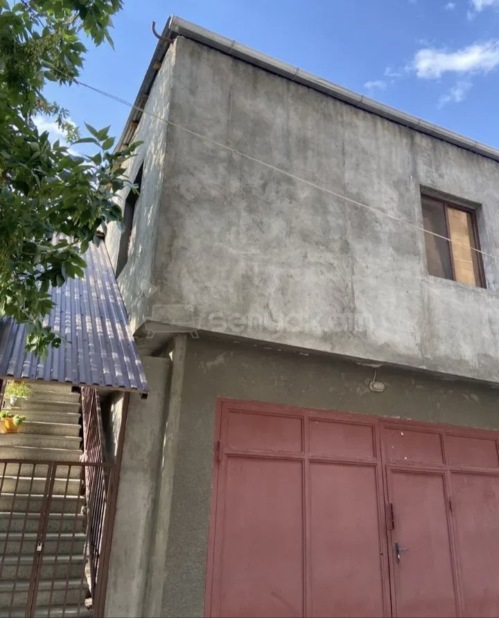 2 Սենյականոց Բնակարան Քարե Շենքում, 58քմ, 2/2 հարկ, Նորմալ Վիճակում, Կահավորված